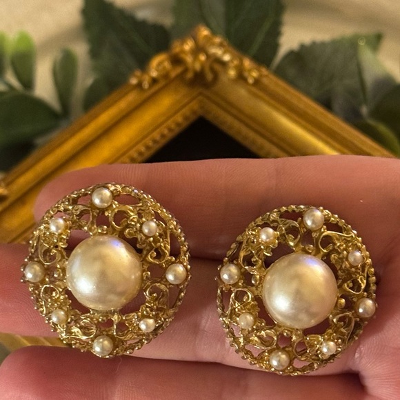 VTG Selro Selini Victorian Revival Filligree Pearl Earrings - Picture 15 of 15